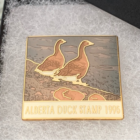 Vintage 1995 Alberta Duck Stamp Pin - Picture 2 of 7